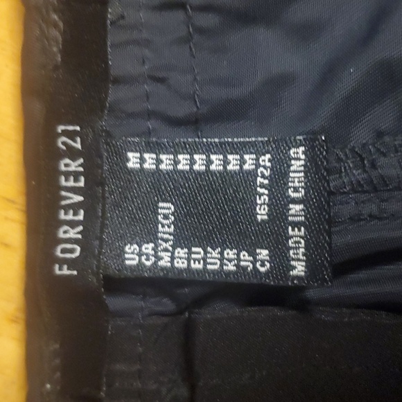 Forever 21 satin cargo pants size medium - Picture 7 of 7